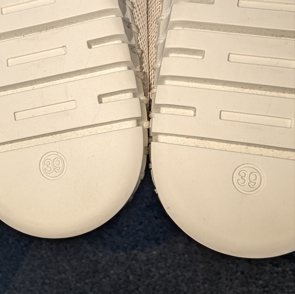 Eric Michael Yvette Leisure Flats in Silver sz 8 - Picture 7 of 11